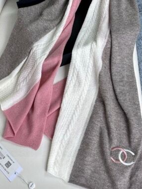 Chanel Elegant Brown and Pink Wrap